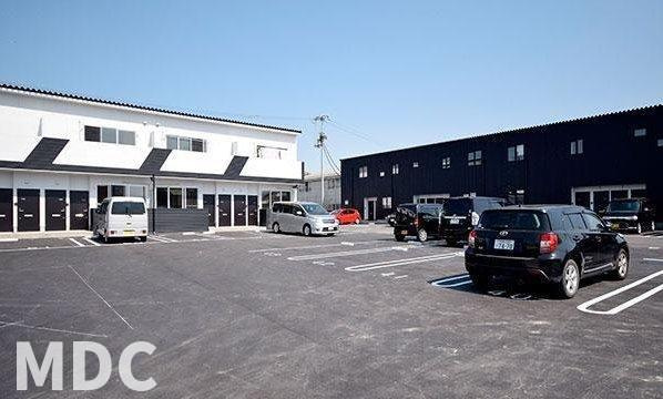 ピーススクエア石井Ｂの駐車場