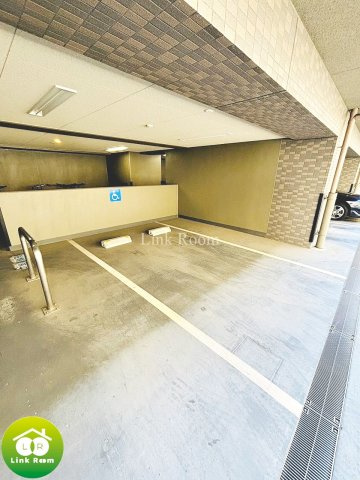 ルーブル清澄白河参番館の駐車場