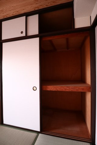 歌敷山ダイヤハイツの収納