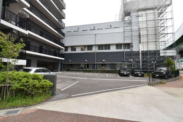 パークアクシス名古屋山王橋の駐車場
