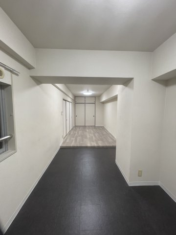 イヌイハイム市谷の洋室|明るい洋室です