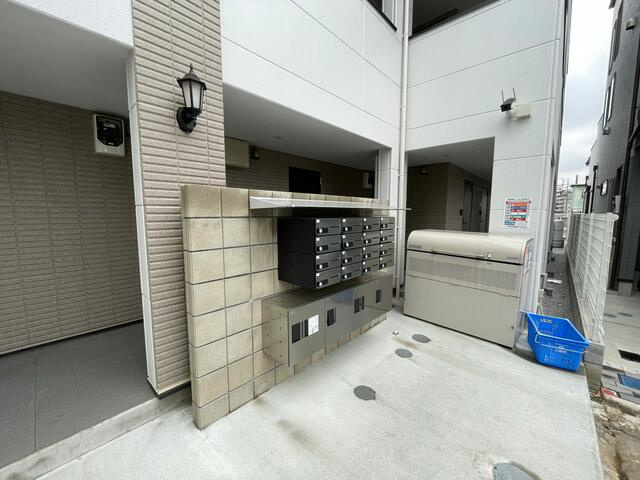 川崎市多摩区中野島４丁目のアパートのエントランス