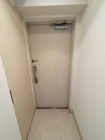 福岡市東区東浜１丁目の賃貸マンションの玄関