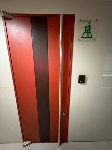福岡市東区東浜１丁目の賃貸マンションの玄関