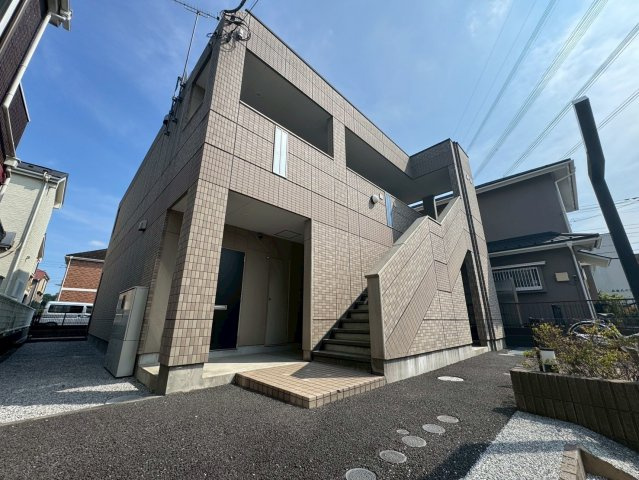 稲城市百村のアパート