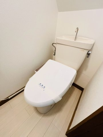 歌敷山2丁目貸家のトイレ