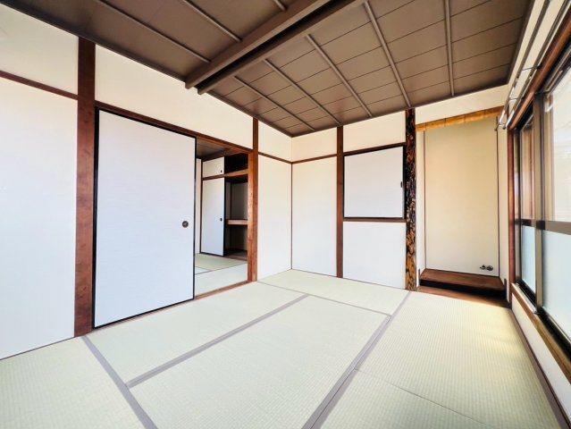 歌敷山2丁目貸家の内装