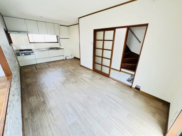 歌敷山2丁目貸家の居間・リビング