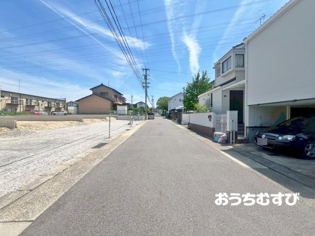 名東区勢子坊14期(全4棟)の前面道路含む現地写真