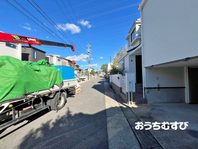 名東区勢子坊14期(全4棟)の前面道路含む現地写真