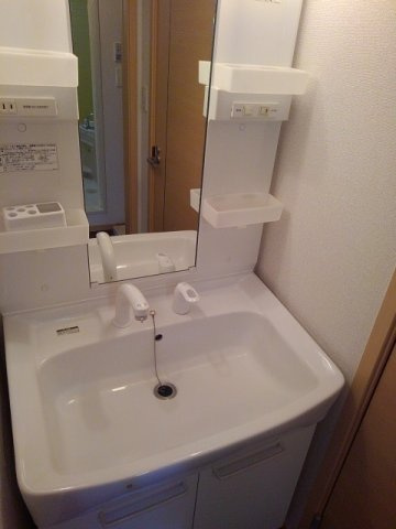 ジェルメ　Ｂの洗面所