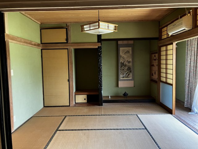 久留米市安武町　中古戸建の和室|８帖和室。