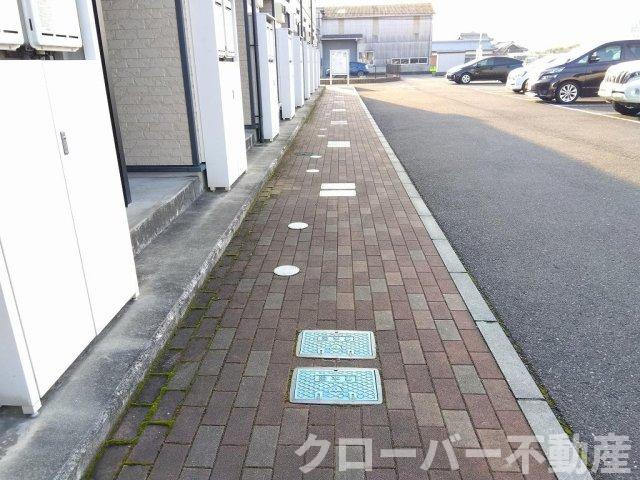 レオパレスシュトラールのエントランス