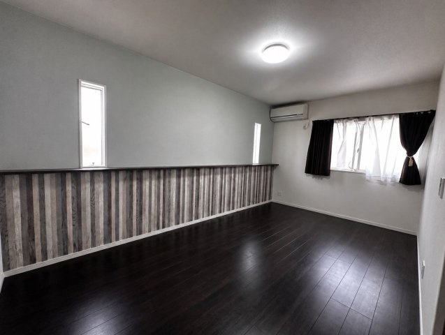 手柄　賃貸借戸建の洋室|掲載写真の一部はイメージ写真です。実際の募集住戸とは間取り・内装・設備・仕様・色合い等が異なる場合があります。現況を優先いたします。