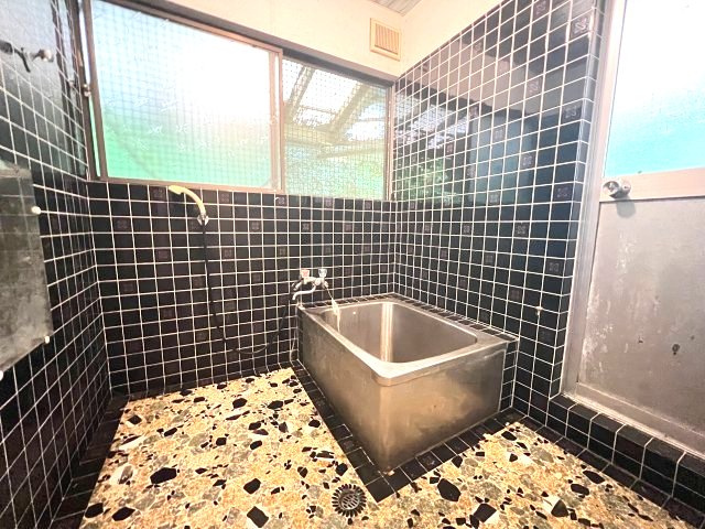 朝倉市荷原　中古戸建　の浴室