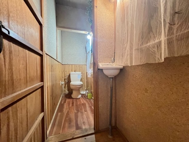 朝倉市荷原　中古戸建　のトイレ