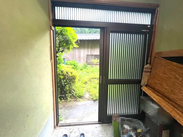 朝倉市荷原　中古戸建　の玄関
