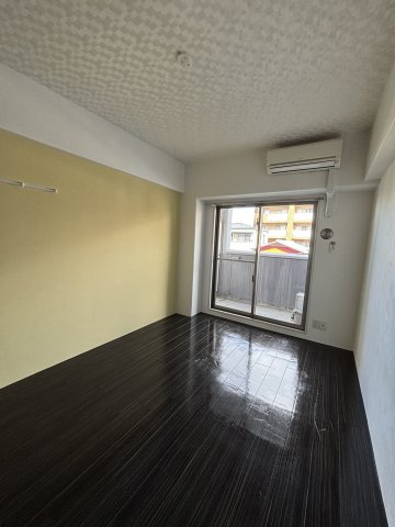 福岡市南区塩原２丁目の賃貸マンションの居間・リビング
