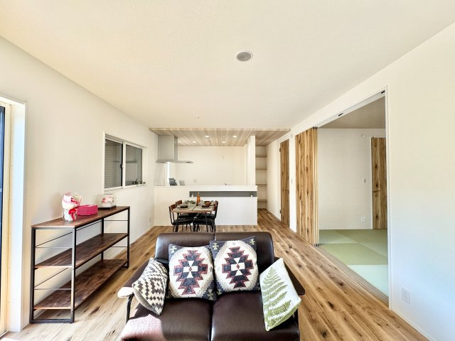 船橋市金杉８丁目４期の居間・リビング|建築施工例