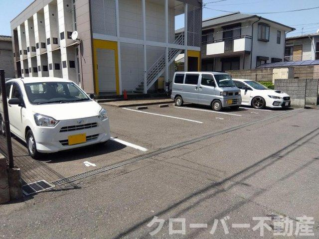 レオパレスたかぎの駐車場