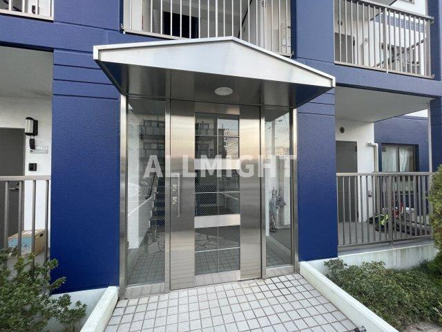 川崎市多摩区登戸の賃貸マンションのエントランス|★お部屋探しはオールマイト不動産までご相談下さい♪【044-543-9135】