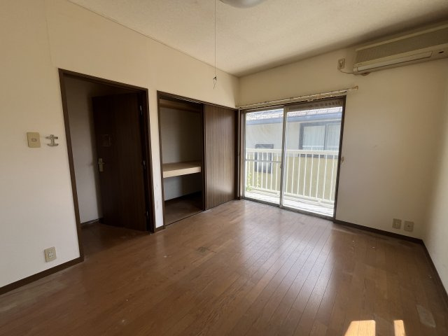 中山町大字長崎の洋室|7/23撮影