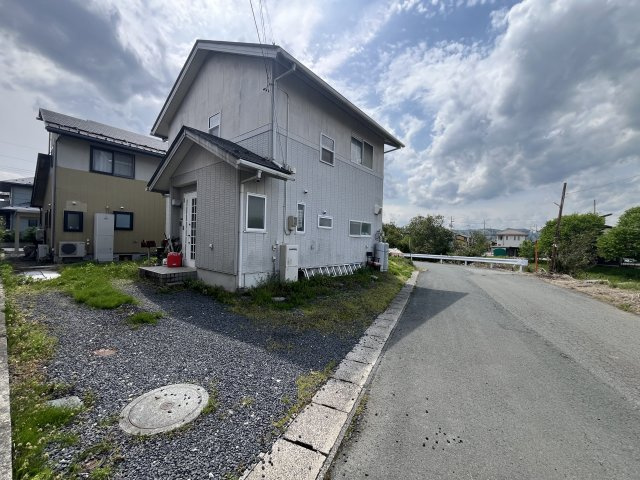 中山町大字長崎の前面道路含む現地写真|駐車スペースも広々です！
7/23撮影