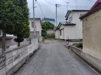【前面道路含む現地写真】 | 弘前市松原東一丁目・中古住宅