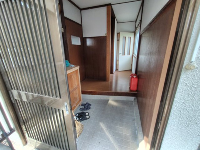 【玄関】 | 弘前市松原東一丁目・中古住宅