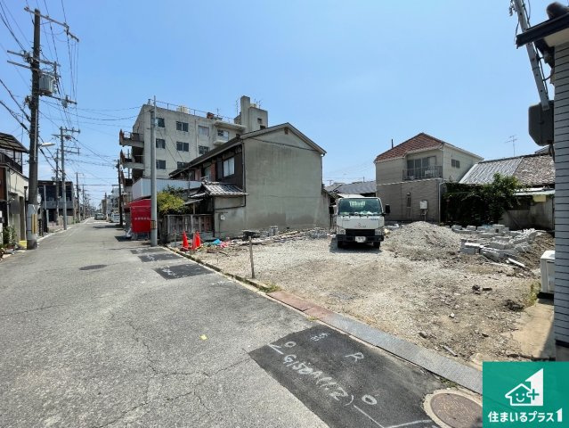 尼崎市西難波町　第2期　新築一戸建ての前面道路含む現地写真|周辺は落ち着いた街並みの住宅地！子育てがしやすい住環境です！まだ未完成ですが、現地でしかわからない事もございます。是非一度ご覧ください。