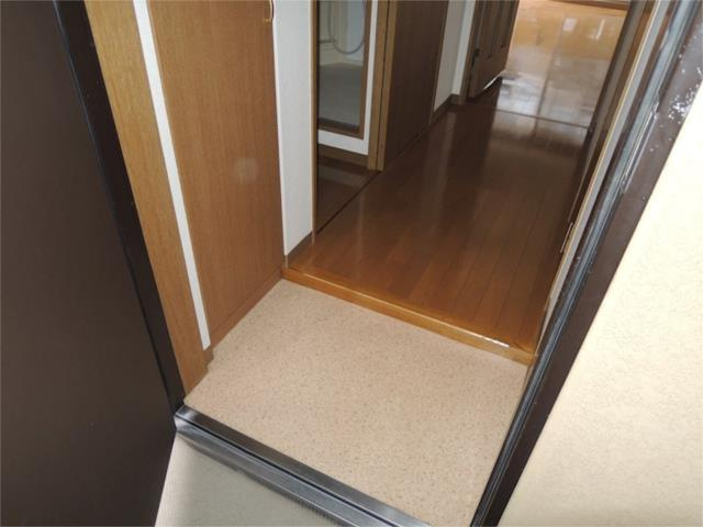 川崎市多摩区菅４丁目の賃貸マンションの玄関|玄関から室内へ（他室参照）