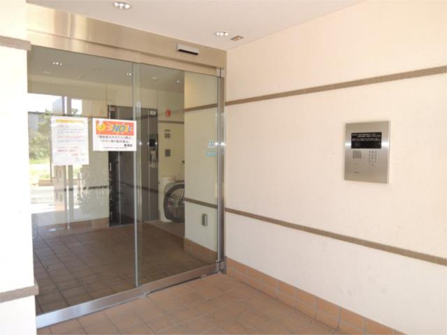 川崎市多摩区菅４丁目の賃貸マンションのエントランス