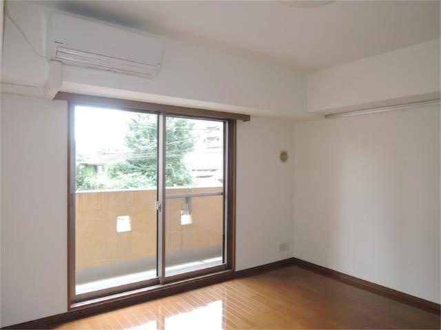 川崎市多摩区菅４丁目の賃貸マンションの居間・リビング