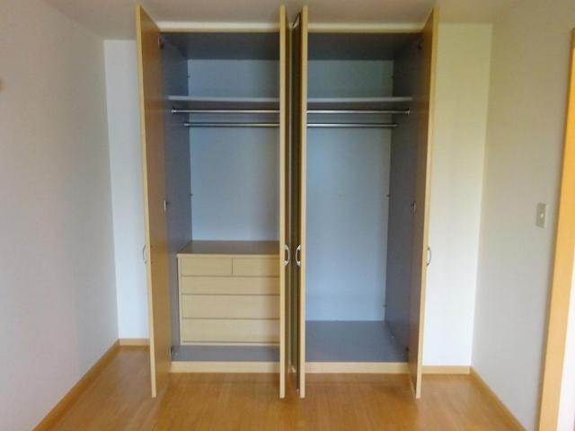 メゾンひばりヶ丘壱番館の収納|クローゼット