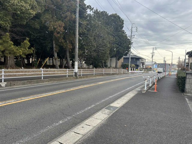 来迎寺貸工場の駐車場