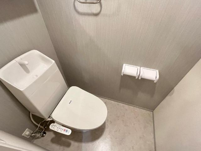 ｃａｓａ　ｅｓｔｅ唐津Ⅰのトイレ|シャワー付トイレ