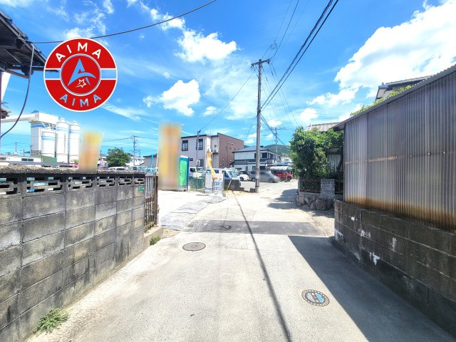 太宰府市坂本1丁目第2-2棟（1号棟）の外観|前面道路含む現地の写真です。