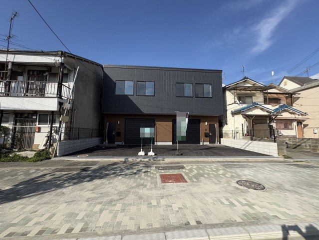 【前面道路含む現地写真】 | 和泉市池上町1丁目新築ガレージハウス | 外観