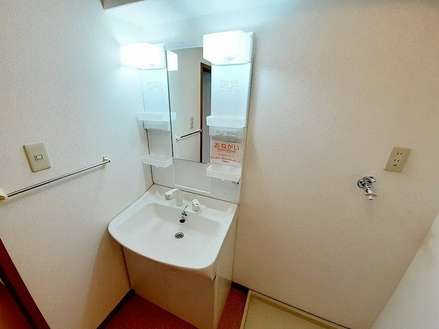 ヴァン・ティ・アン中の原Ｃの洗面所