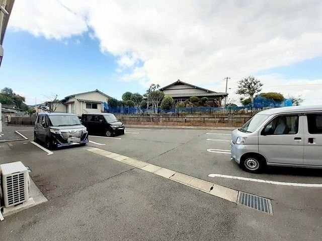 コンフォ－ト八幡　Ⅱの駐車場