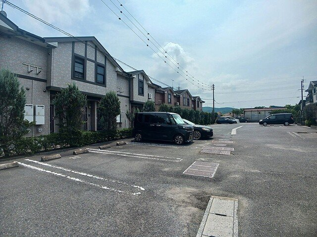 アヴニール遠賀Ｃの駐車場