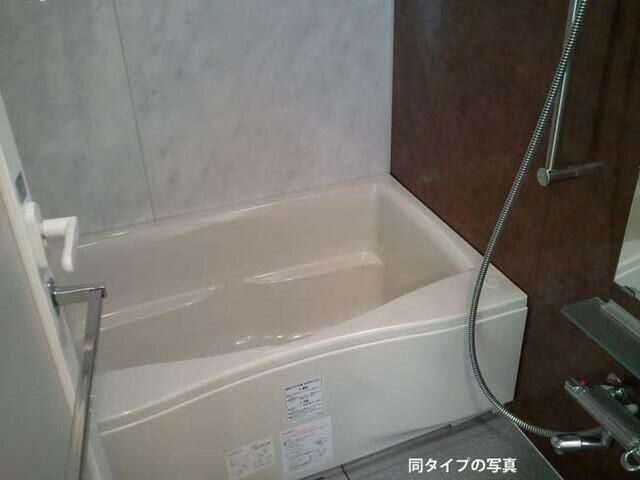 コンフォリア早稲田の浴室