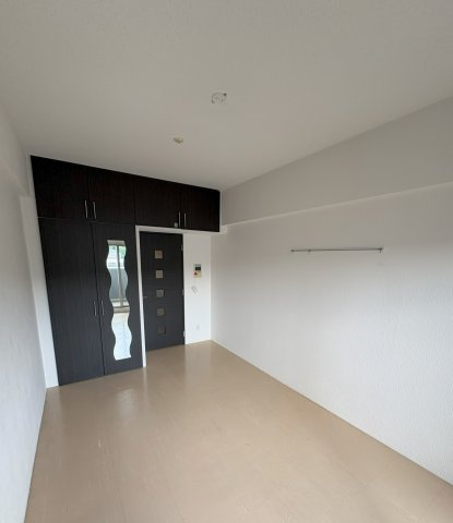 福岡市東区千早５丁目の賃貸マンションの居間・リビング