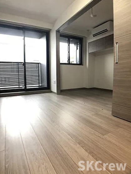 【居間・リビング】 | ＡＲＫＭＡＲＫ新中野 | 別号室の写真です