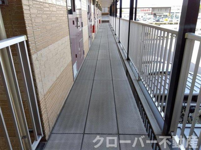 レオパレスメゾンドゥ　ベルヴュのロビー