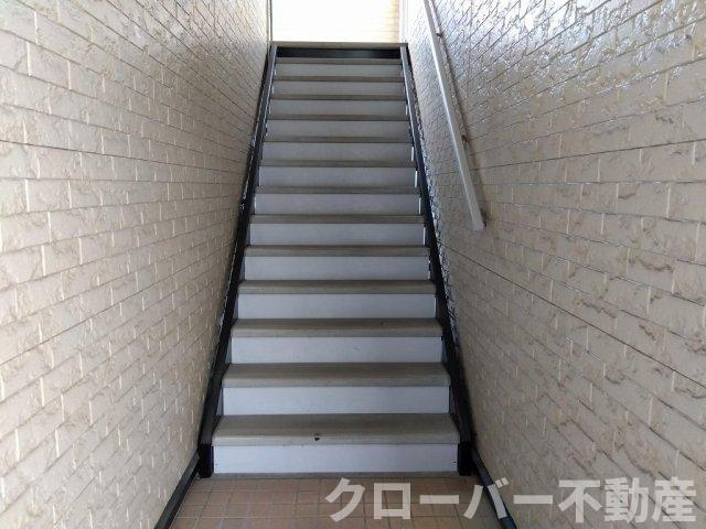 レオパレスメゾンドゥ　ベルヴュのエントランス