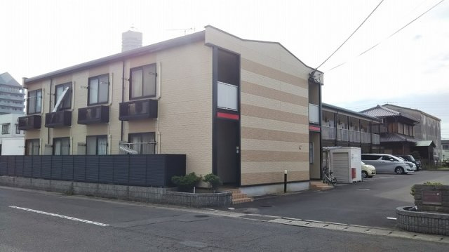 レオパレスメゾンドゥ　ベルヴュの外観
