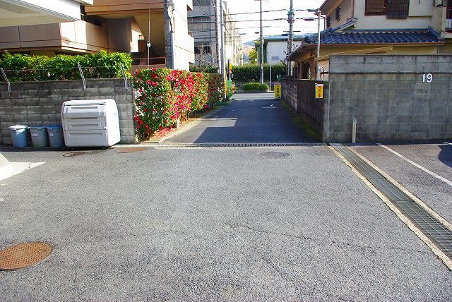 丸市モータープール