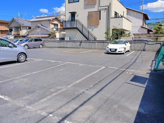 丸市モータープール