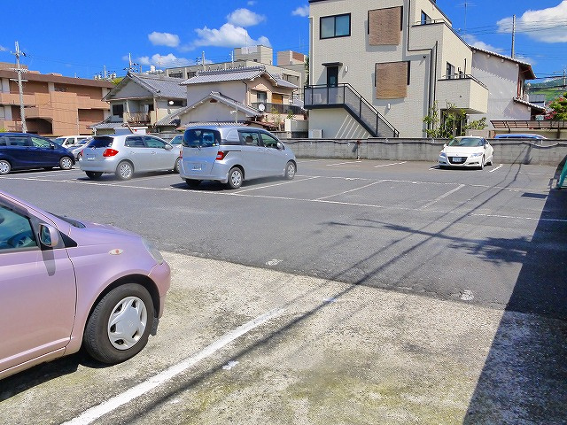 丸市モータープール